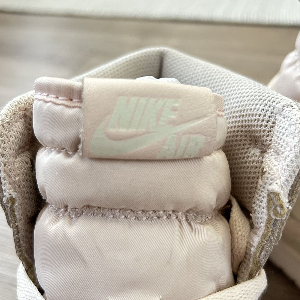 Jordan Brand 2018 Air Jordan 1 ‘Guava Ice’ High sz 7.5M Size US 7.5 / EU 40-41 - 9 Thumbnail