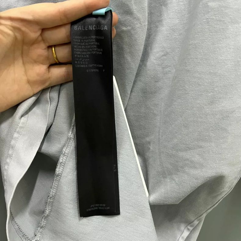 Balenciaga Balenciaga Grey Small Logo Embroidery Short Sleeve Size US S / EU 44-46 / 1 - 4 Thumbnail