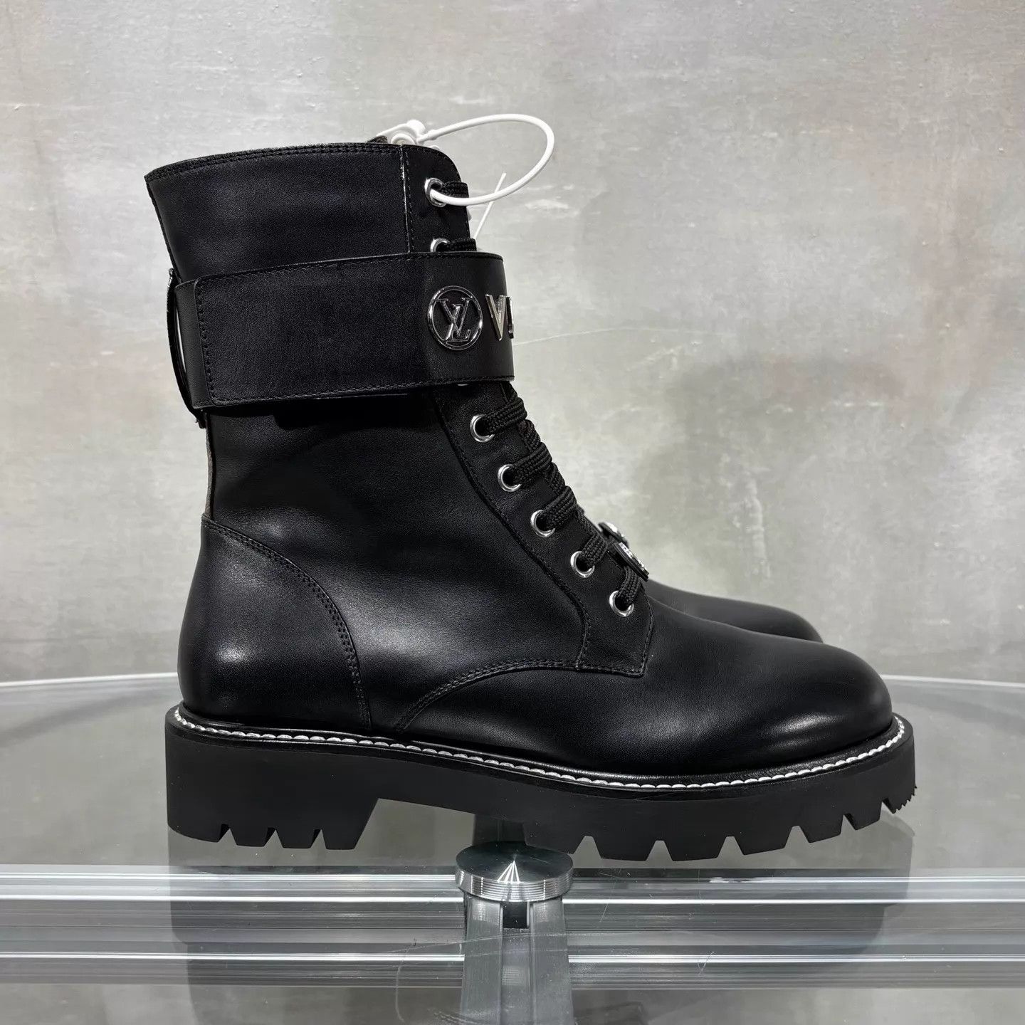Louis Vuitton LV black logo martin boots new tried on 38 YH25103 Size US 7.5 / IT 37.5 - 4 Thumbnail