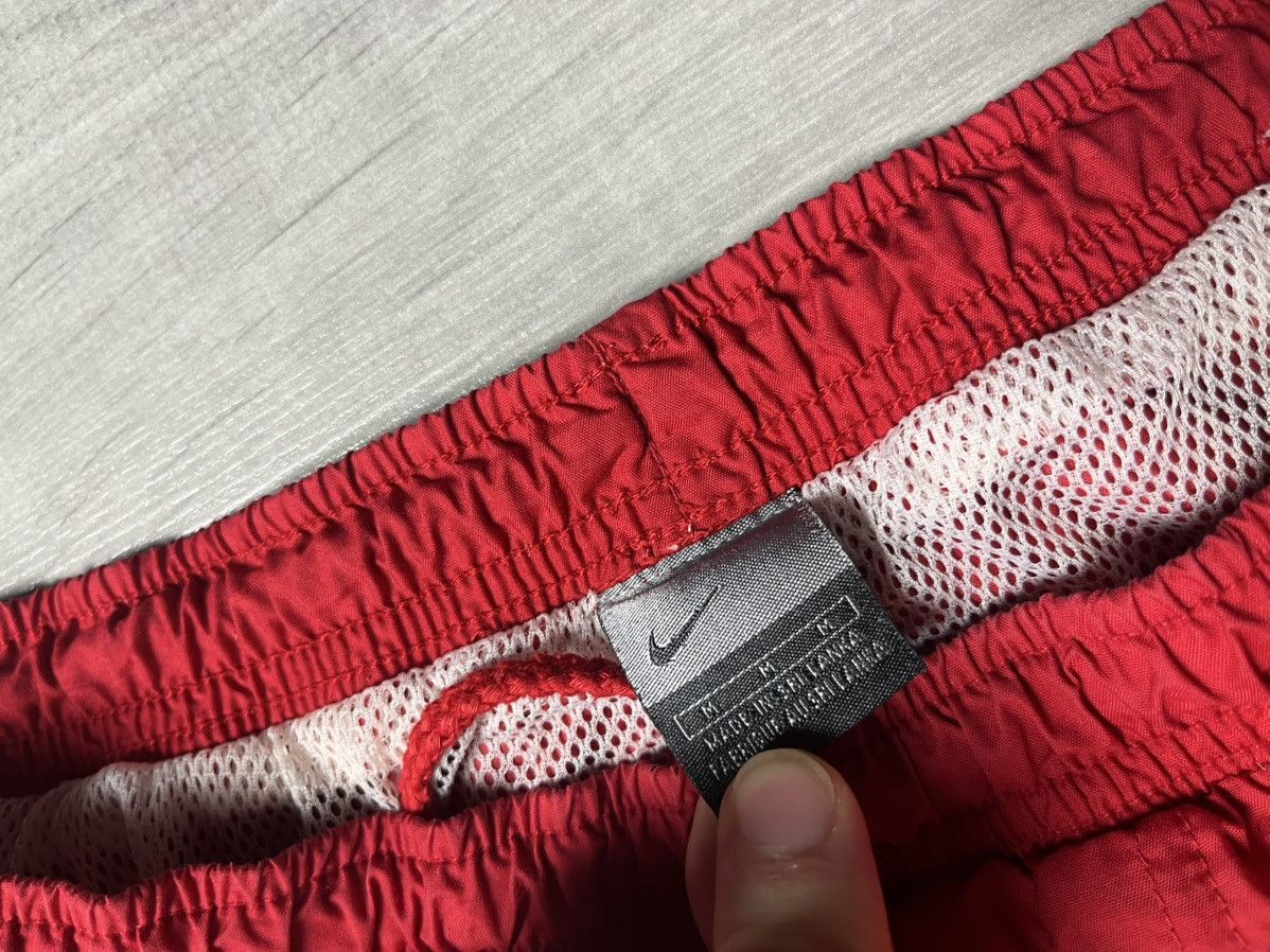Nike Nike shorts vintage swoosh swimmer size Medium Size US 32 / EU 48 - 3 Thumbnail
