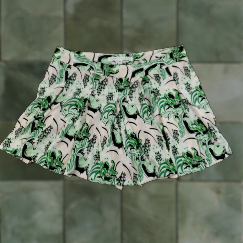 Veronica Beard VERONICA BEARD Skort Women Size 8 Green Pink Pleated Silk Spandex Floral Lightweight Stretch Size 30" / US 8 / IT 44 - 1 Thumbnail