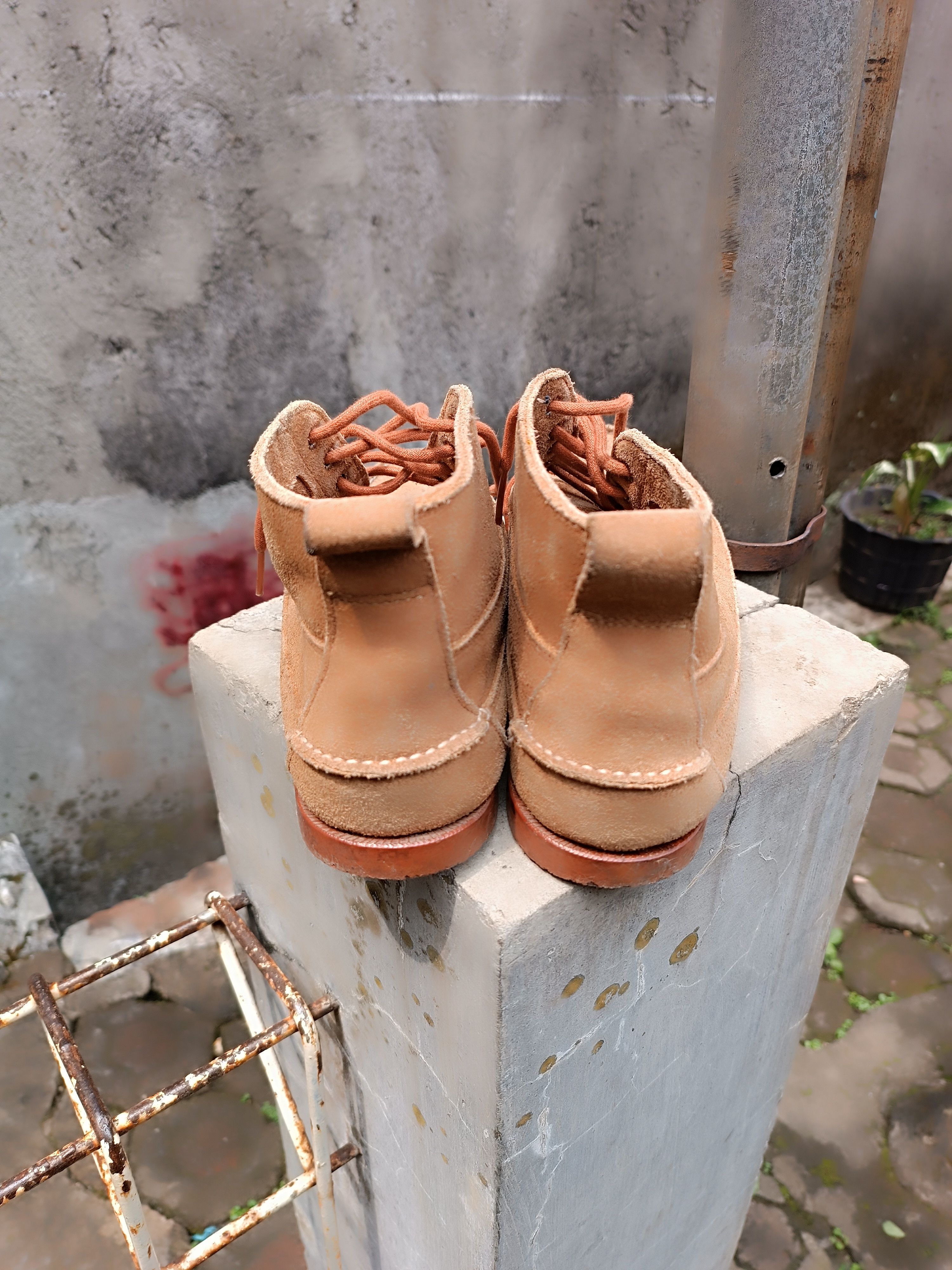 G.H. Bass & Co. G.H. Bass X Mark McNairy Carlton Chukka Boots Limited Size US 8.5 / EU 41-42 - 4 Thumbnail