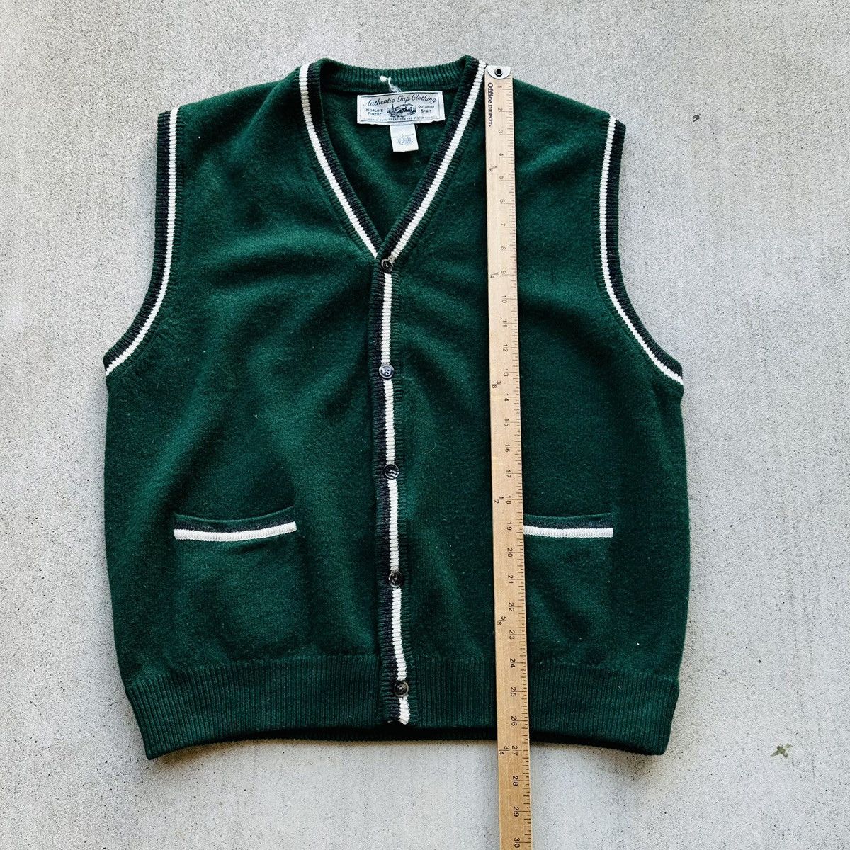 Gap Vintage Authentic Gap Clothing Lambswool Sweater Vest Medium Size US M / EU 48-50 / 2 - 5 Thumbnail