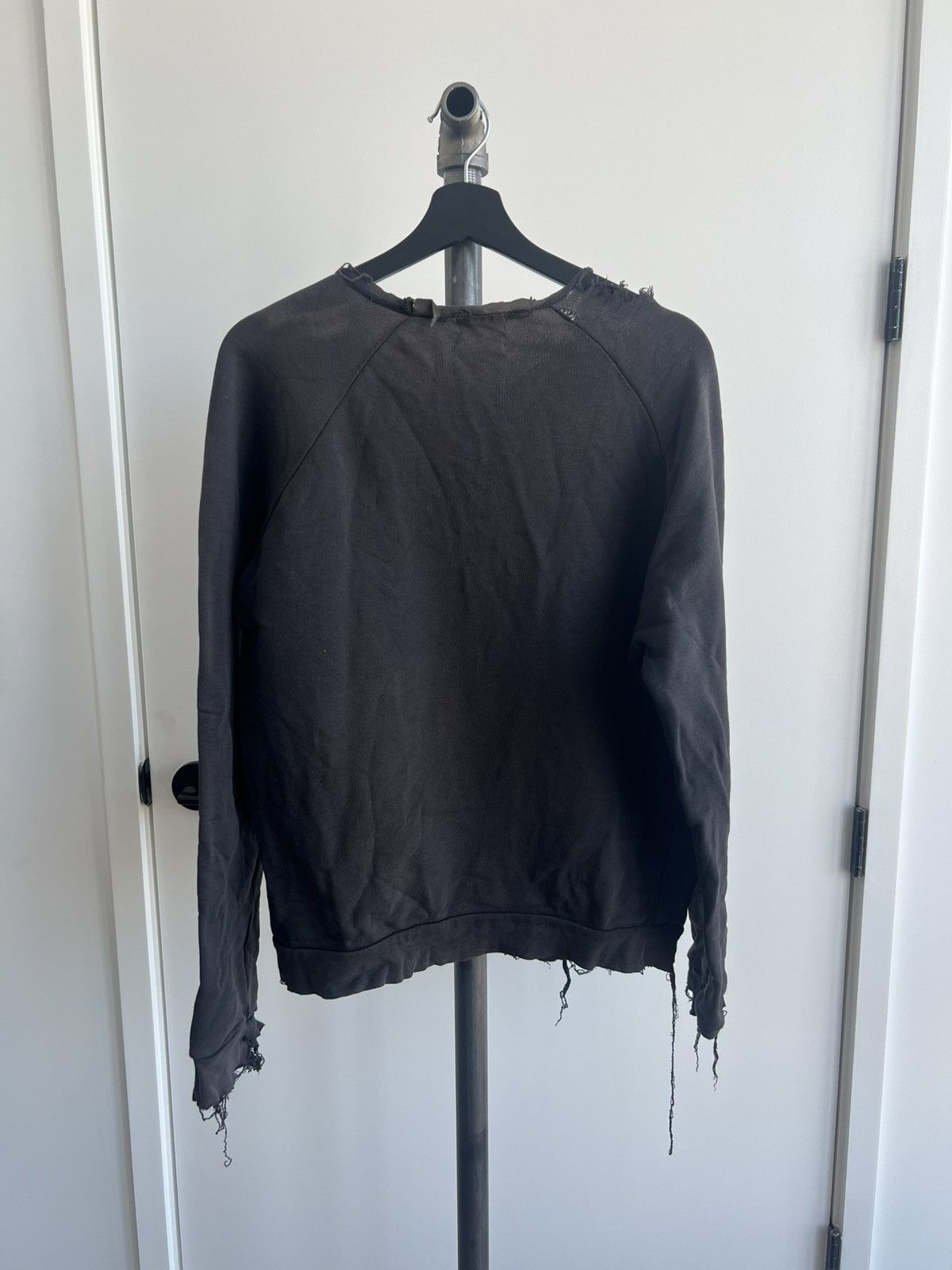 Helmut Lang Vintage Thrashed Crewneck Sweatshirt Size US L / EU 52-54 / 3 - 7 Thumbnail