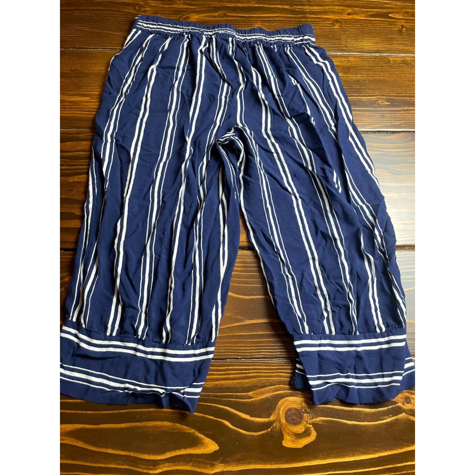 Vintage Coupe Collections Pants Women's Medium Blue White Striped Semi Sheer Capri Casual Travel Modern Size 32" / US 10 / IT 46 - 2 Thumbnail
