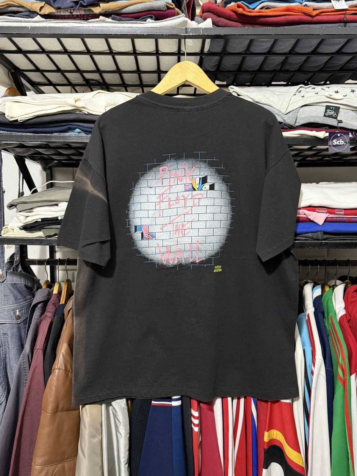 Band Tees Vintage pink floyd the wall 1982 gerard scarfe tshirt Size US XL / EU 56 / 4 - 3 Thumbnail
