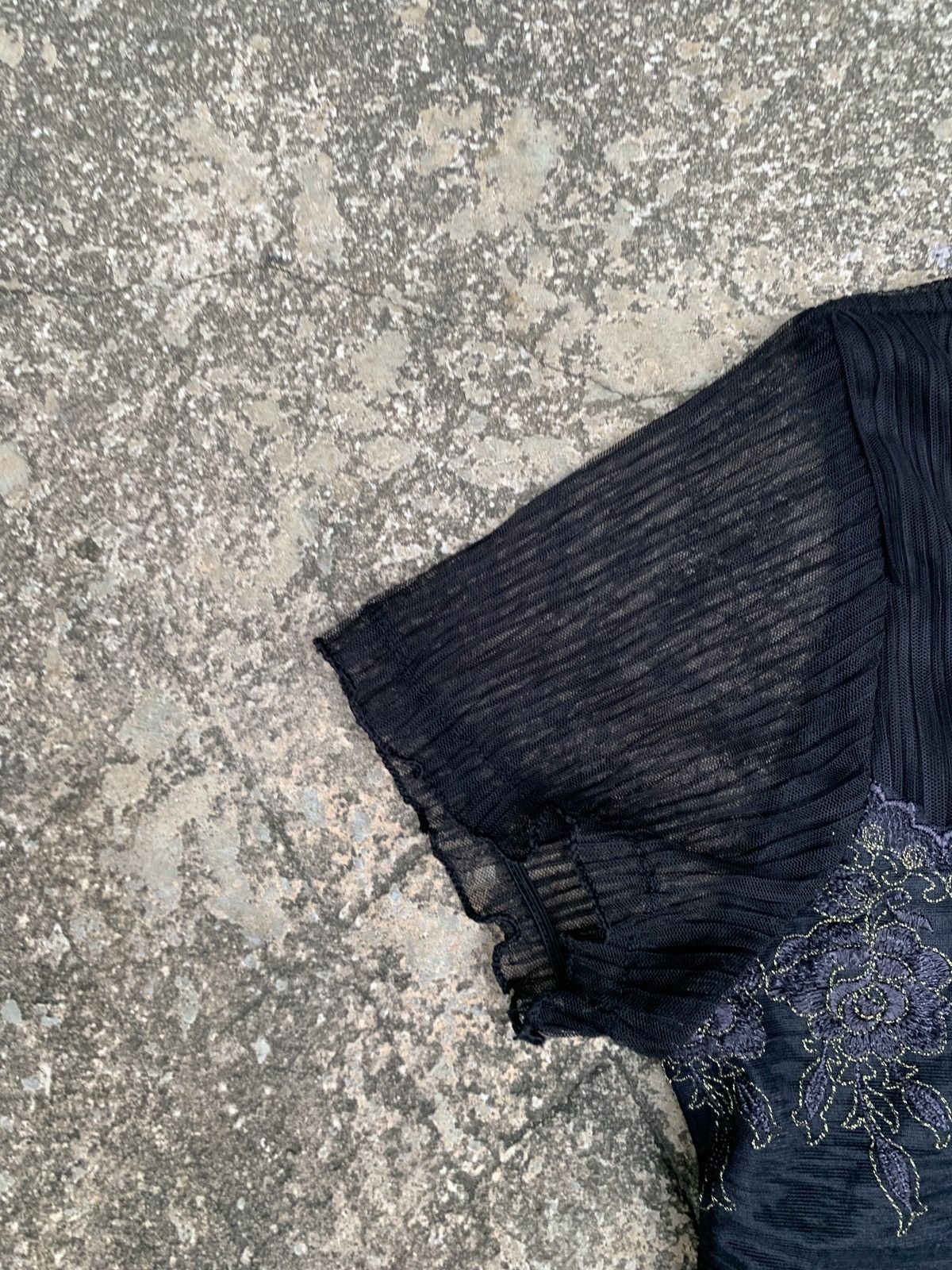 Japanese Brand 2008 Aspenny Korea Black Trim Ruffle Pleats Top Size M / US 6-8 / IT 42-44 - 3 Thumbnail