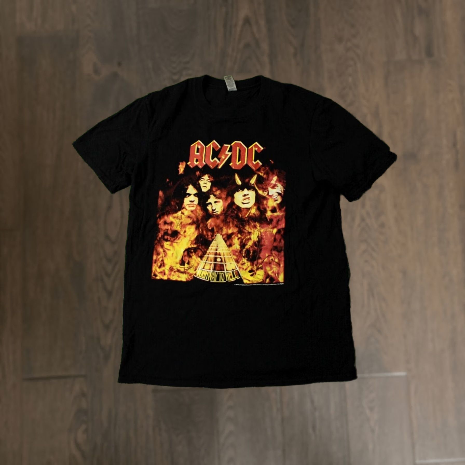 Gildan AC/DC Highway To Hell Shirt Men 2019 Black 100% Cotton Vintage Gildan Short Sleeve M Shirt Mens Rock Print Decade 2010s Size US M / EU 48-50 / 2 - 1 Thumbnail
