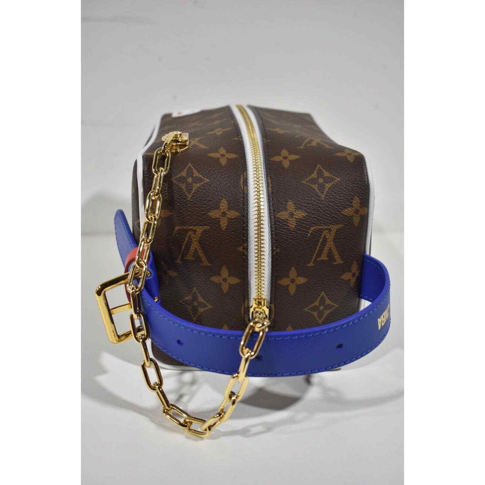 Louis Vuitton Louis Vuitton NBA Cloakroom Dopp Kit Travel Pouch Bag Size ONE SIZE - 4 Thumbnail