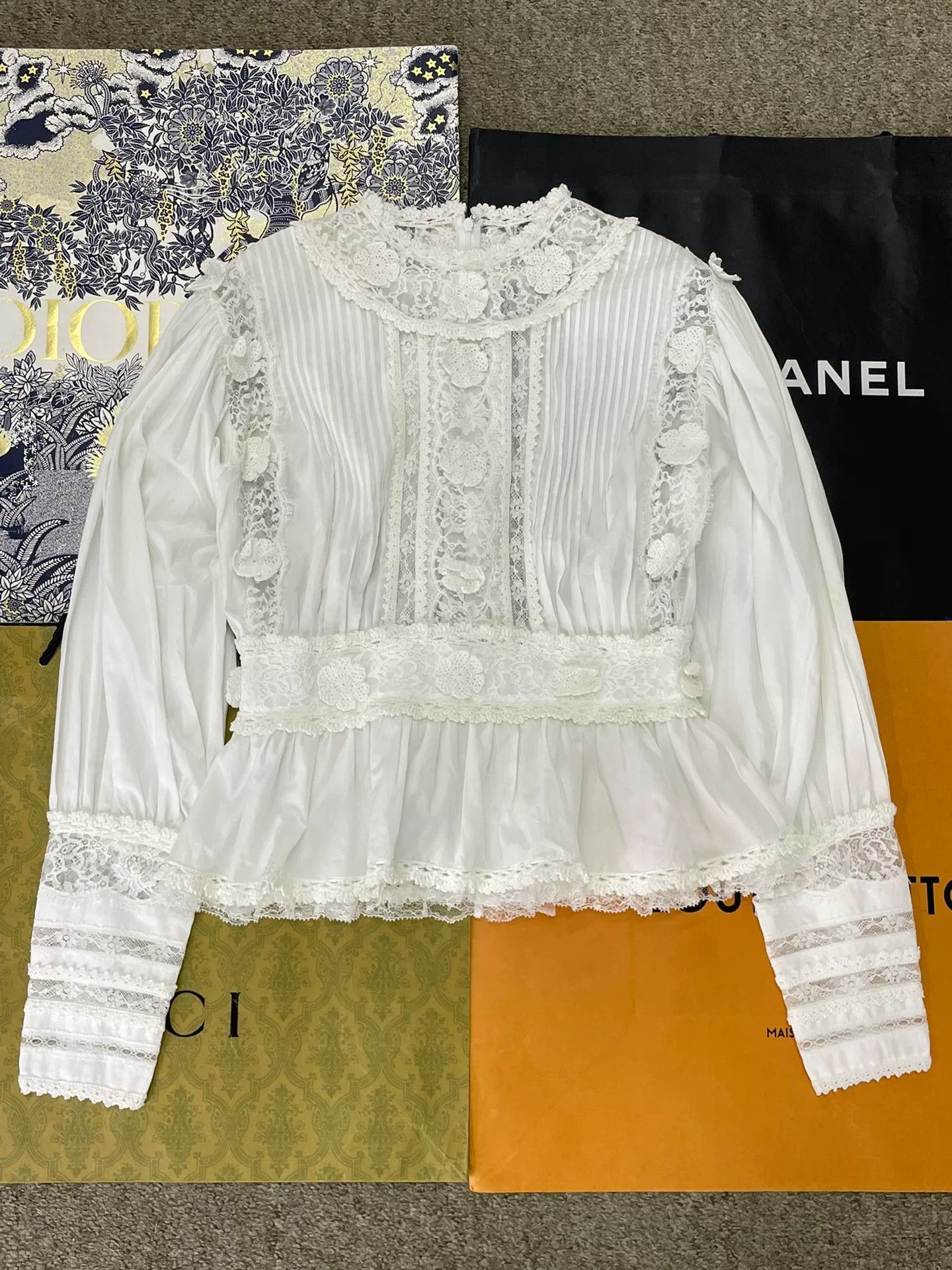 Dolce & Gabbana Dolce&Gabbana White Lace Waist-Cinching Top Size M / US 6-8 / IT 42-44 - 1 Thumbnail