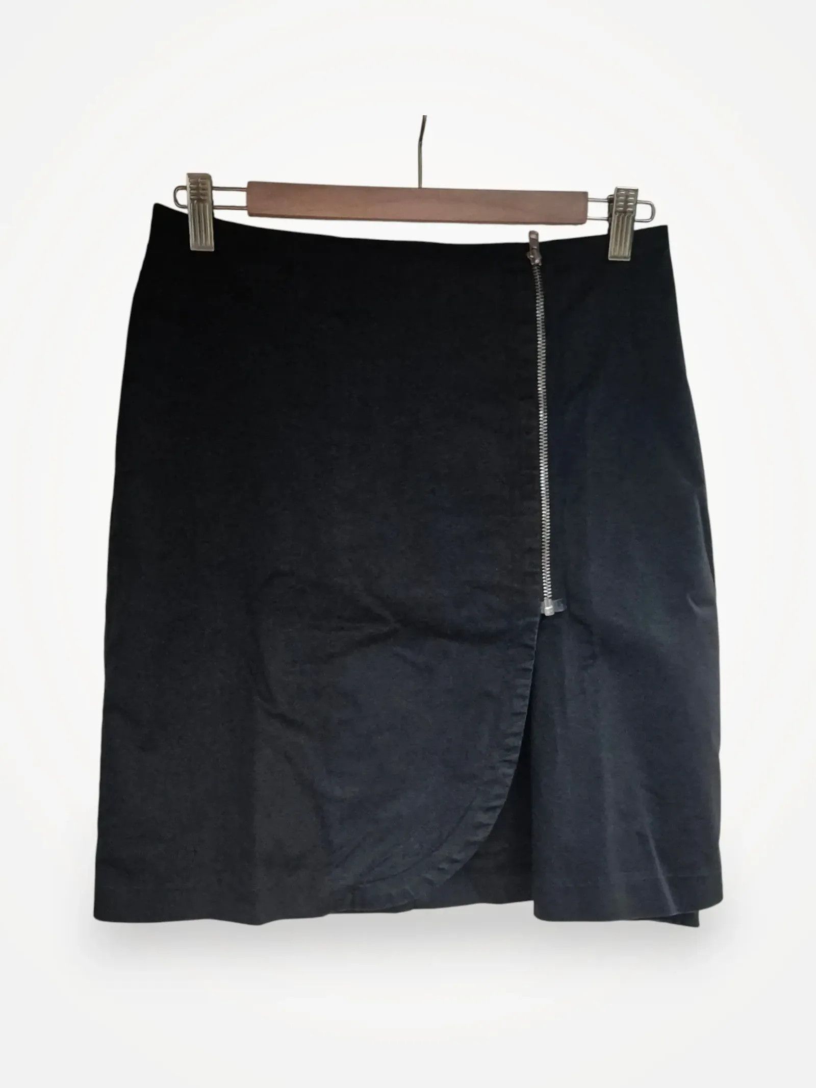 Filippa K Filippa K Skirt Size 28" / US 6 / IT 42 - 1 Thumbnail