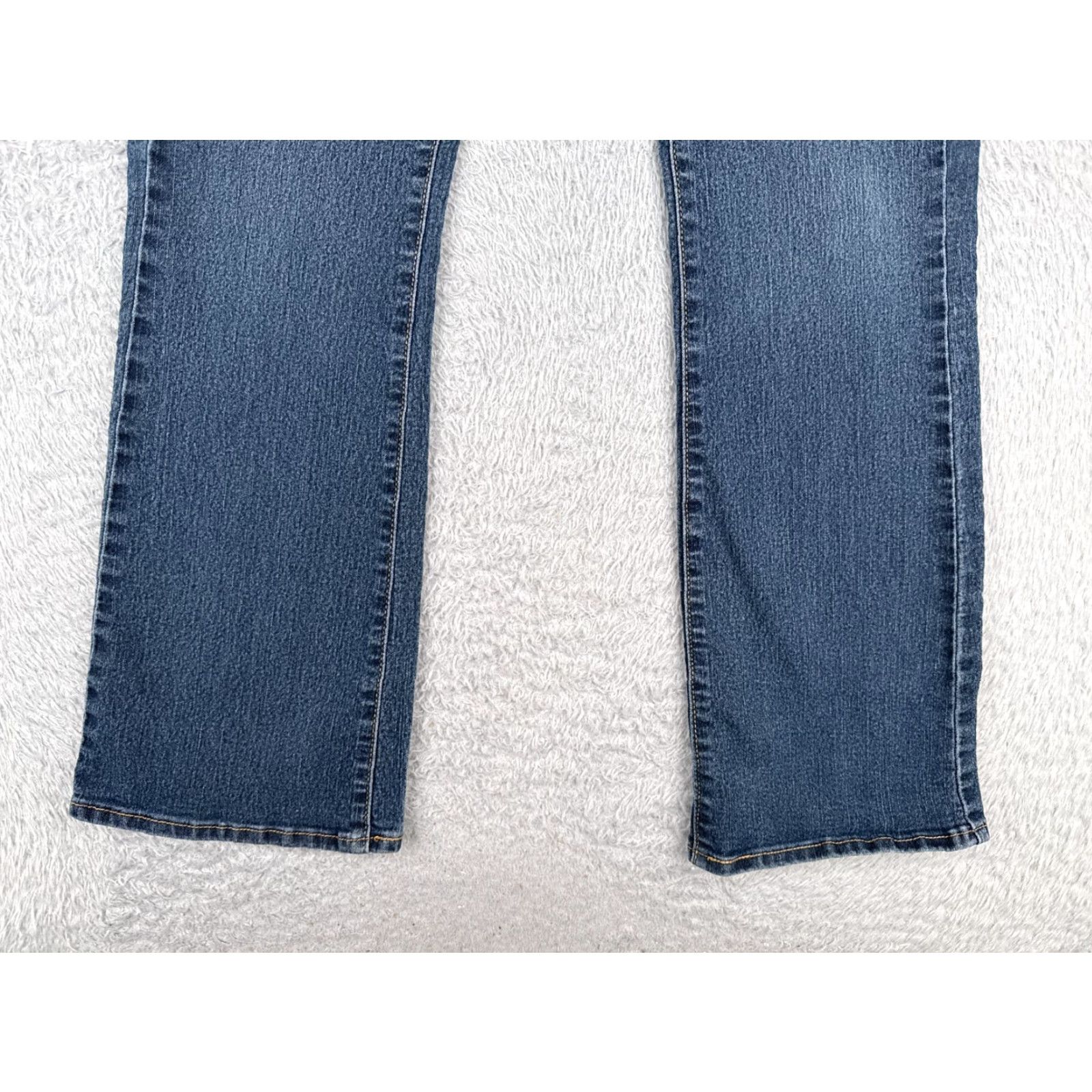 Levi's Levi's Women's Jeans Bootcut 24 Inseam Blue Denim Mid Rise Stretch Pockets 2010s Casual Fall Winter Womens Size 42" / US 20 - 2 Thumbnail