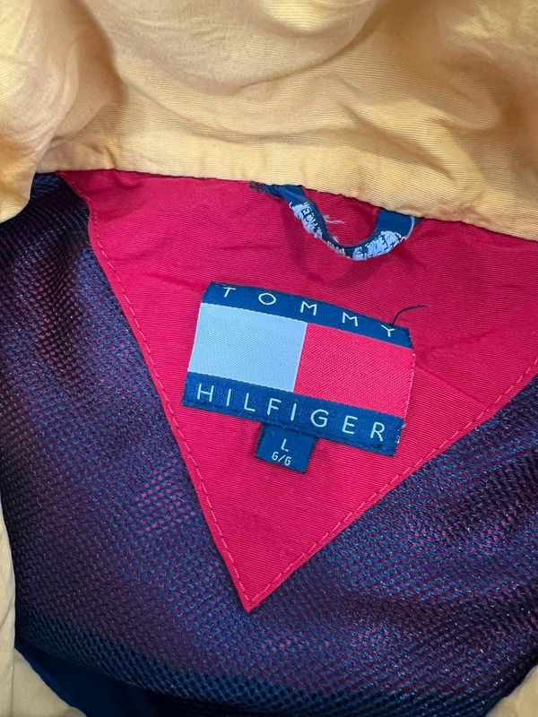 Tommy Hilfiger × Vintage VINTAGE TOMMY HILFIGER RED JACKET – SIZE L Size US L / EU 52-54 / 3 - 11 Thumbnail