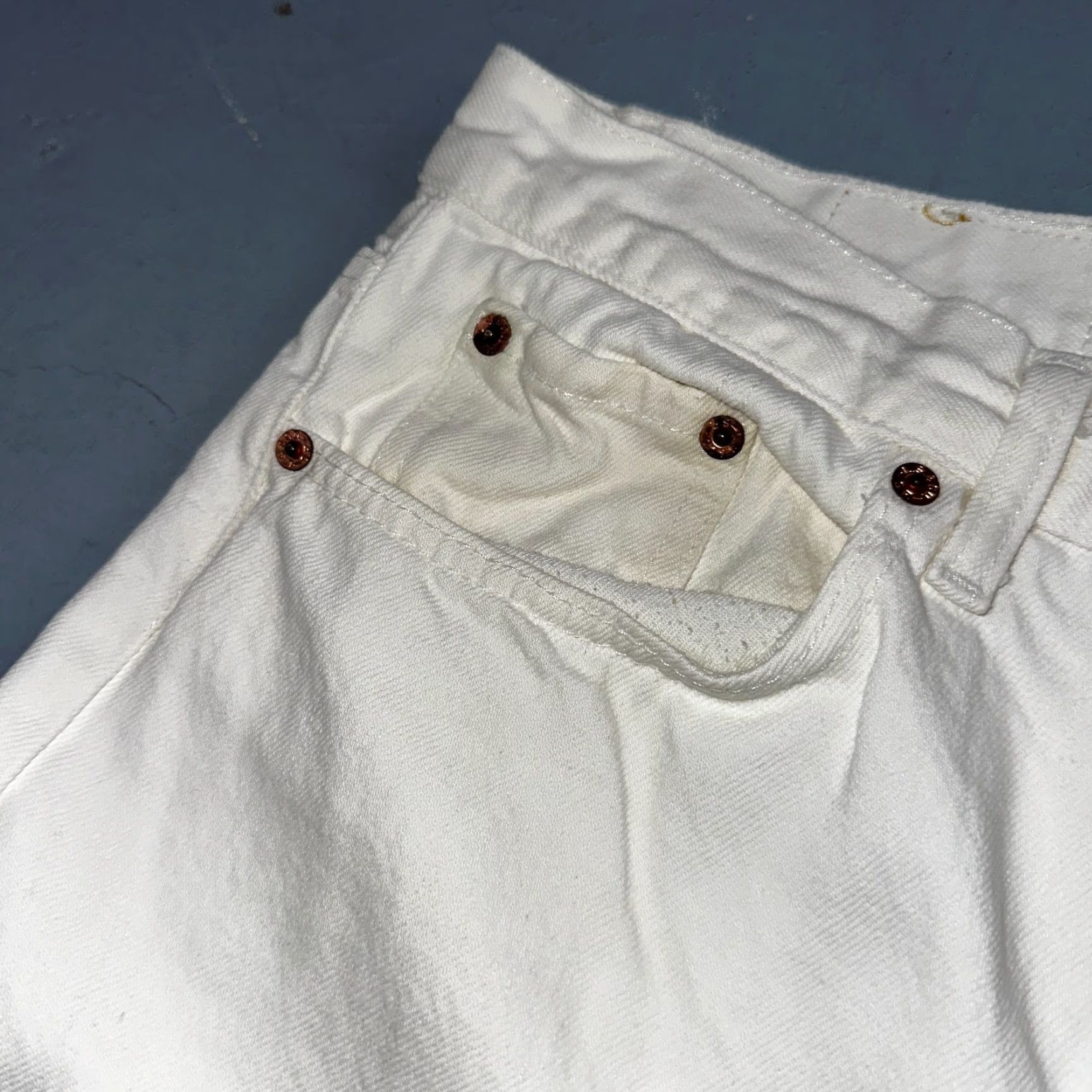Levi's VINTAGE Levi's 501 Jeans Men Regular Fit Straight Leg 80s USA Light Wash 38x32 Size US 38 / EU 54 - 7 Thumbnail