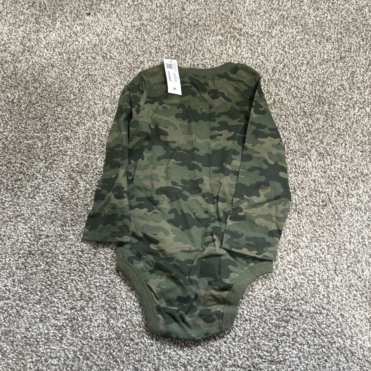 Hugo Boss Boss green camo baby body suit size 24 month old brand new Size US XXS / EU 40 - 2 Thumbnail