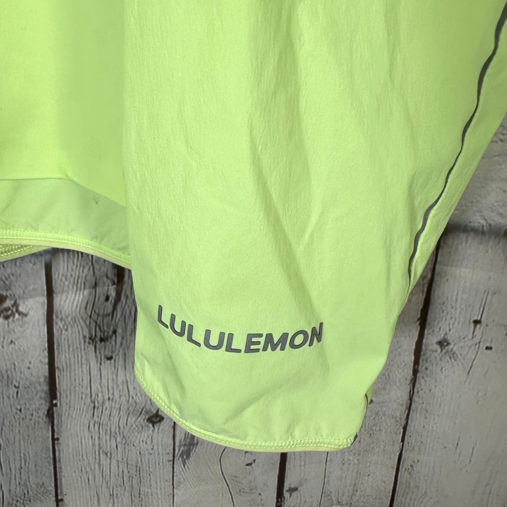 Lululemon Lululemon Jacket Mens XL Running Full Zip Neon Lime Green Reflective Ventilated Size US XL / EU 56 / 4 - 2 Thumbnail