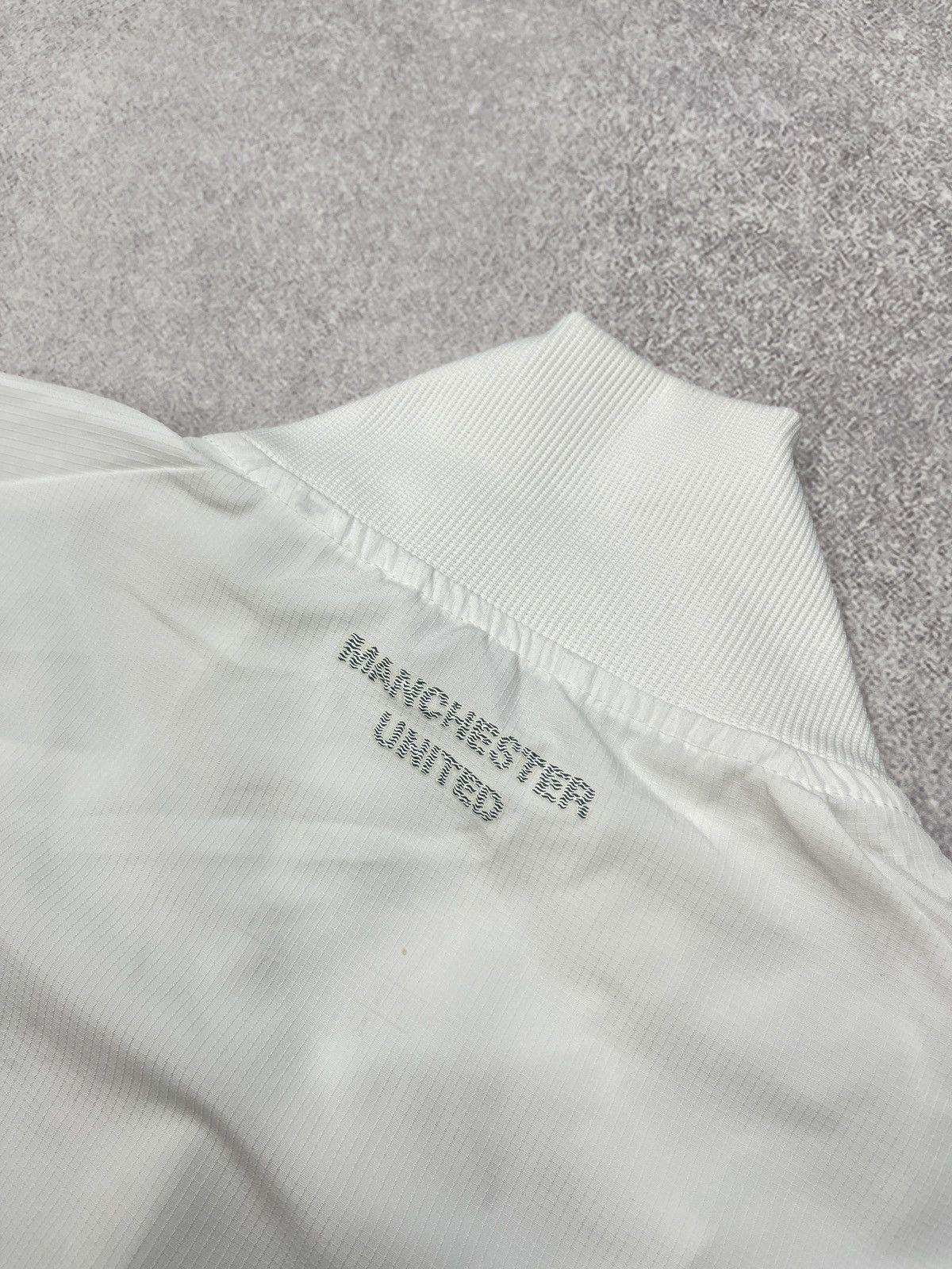 Adidas Mens Adidas Manchester United Football Light Jacket White Size US M / EU 48-50 / 2 - 9 Thumbnail