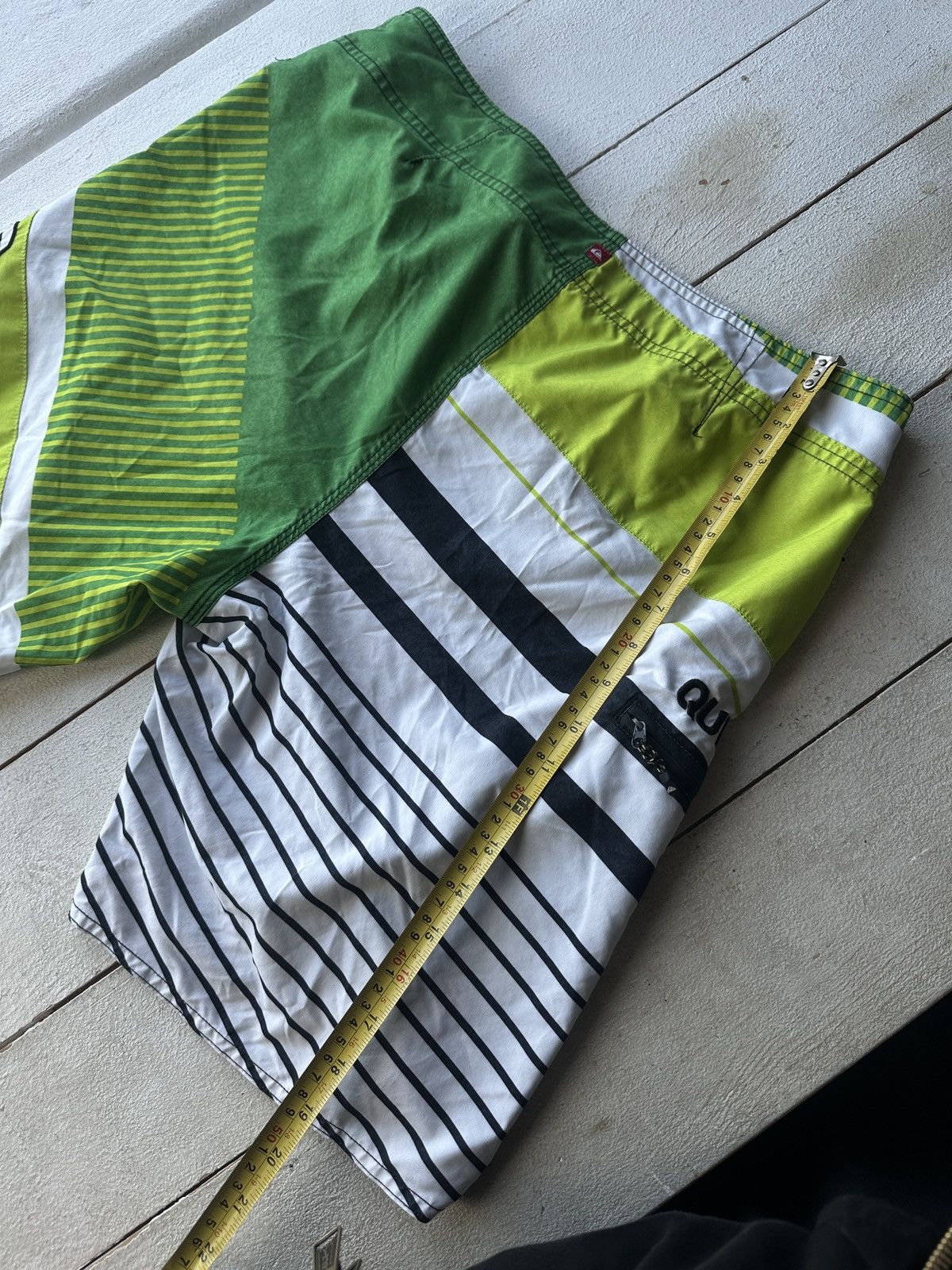 Quiksilver 🚨Vintage Quiksilver Shorts Big Logo Y2K Style 90s Surfing Size US 34 / EU 50 - 14 Thumbnail