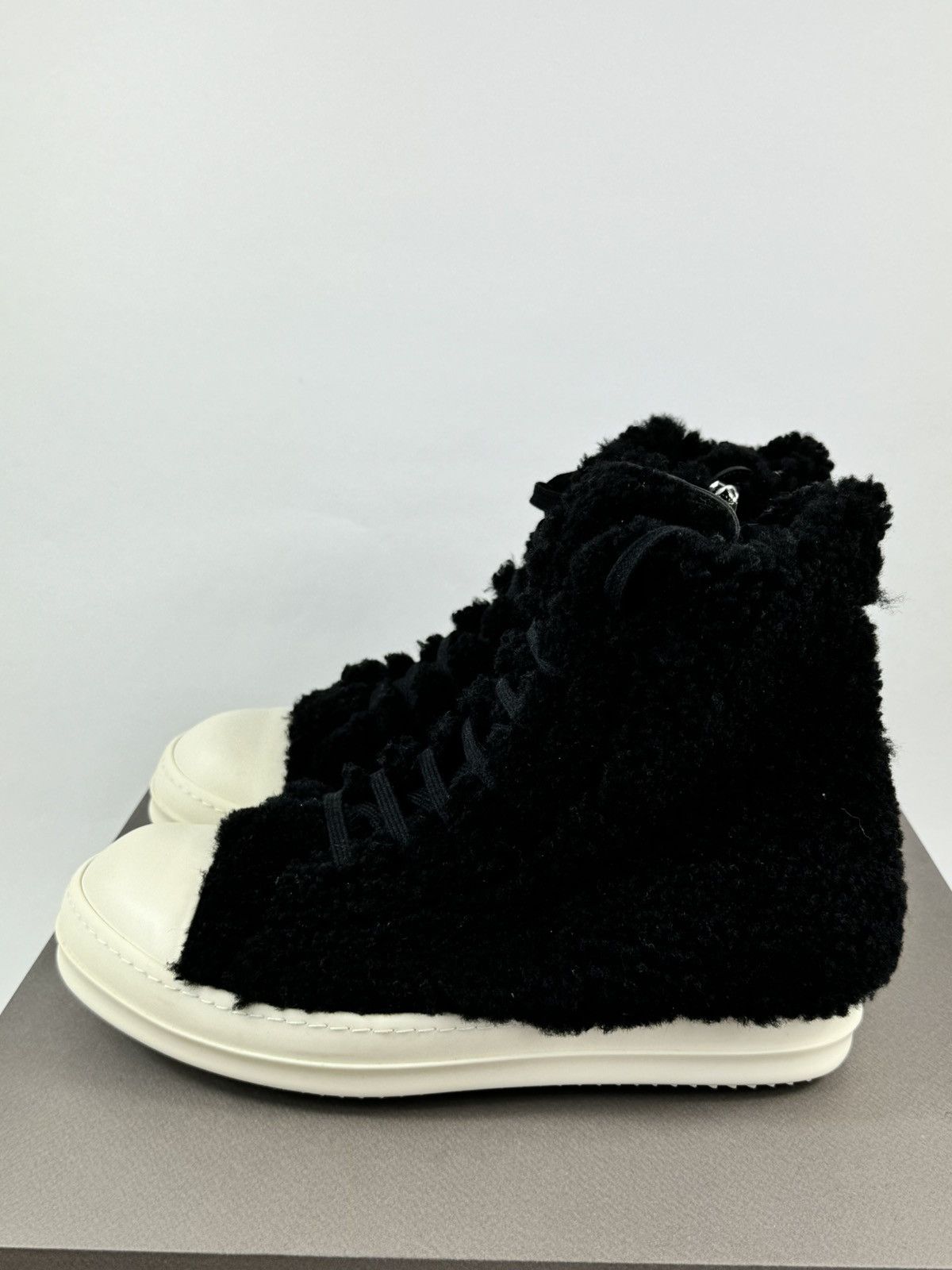 Rick Owens SHEARLING HIGH TOP SNEAKERS Size US 9 / EU 42 - 2 Thumbnail