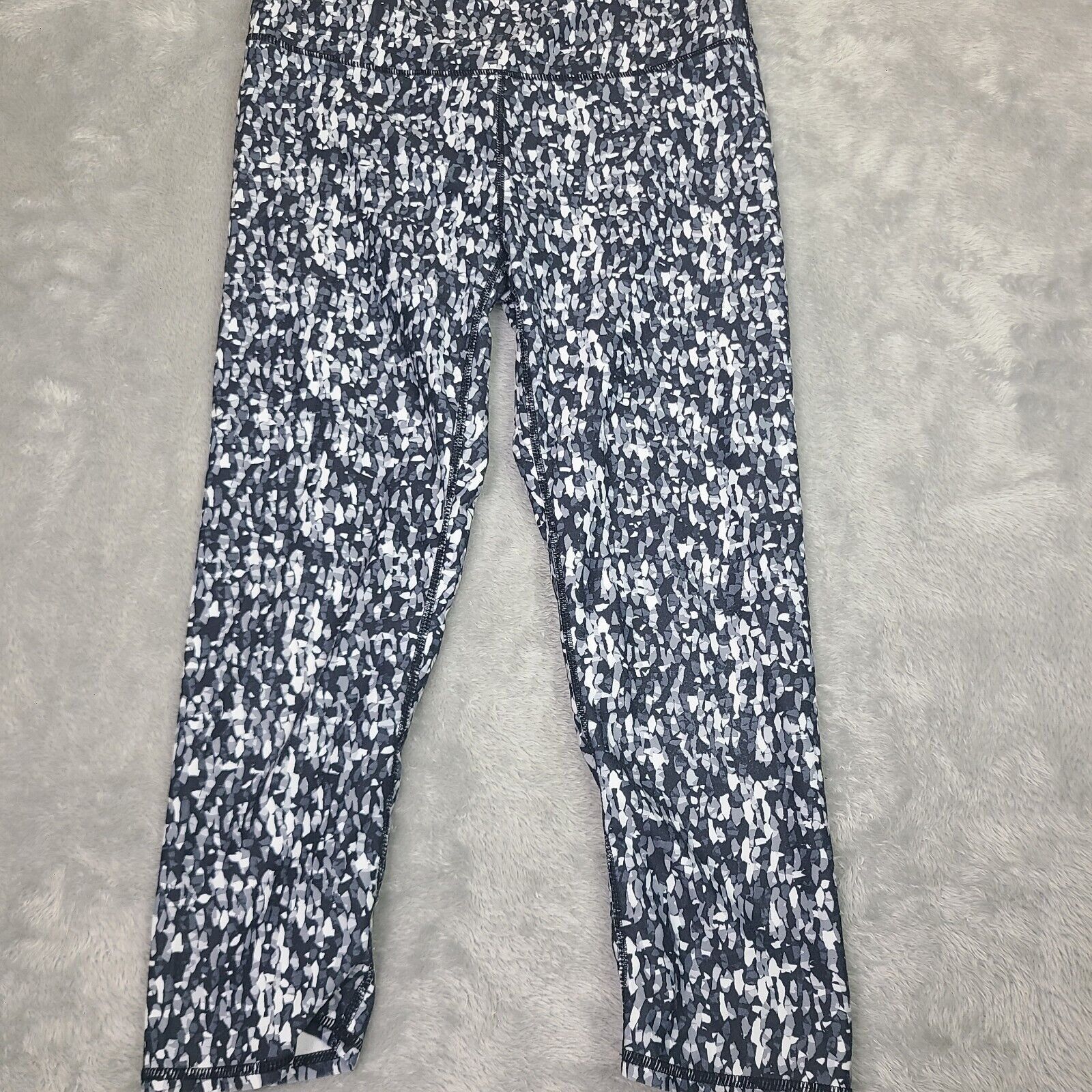 Fabletics Fabletics Leggings Grey Mesh Size Small Design Mesh Panel Ac Size 28" / US 6 / IT 42 - 1 Thumbnail