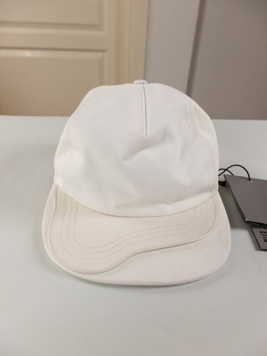 Dior top buckle cap