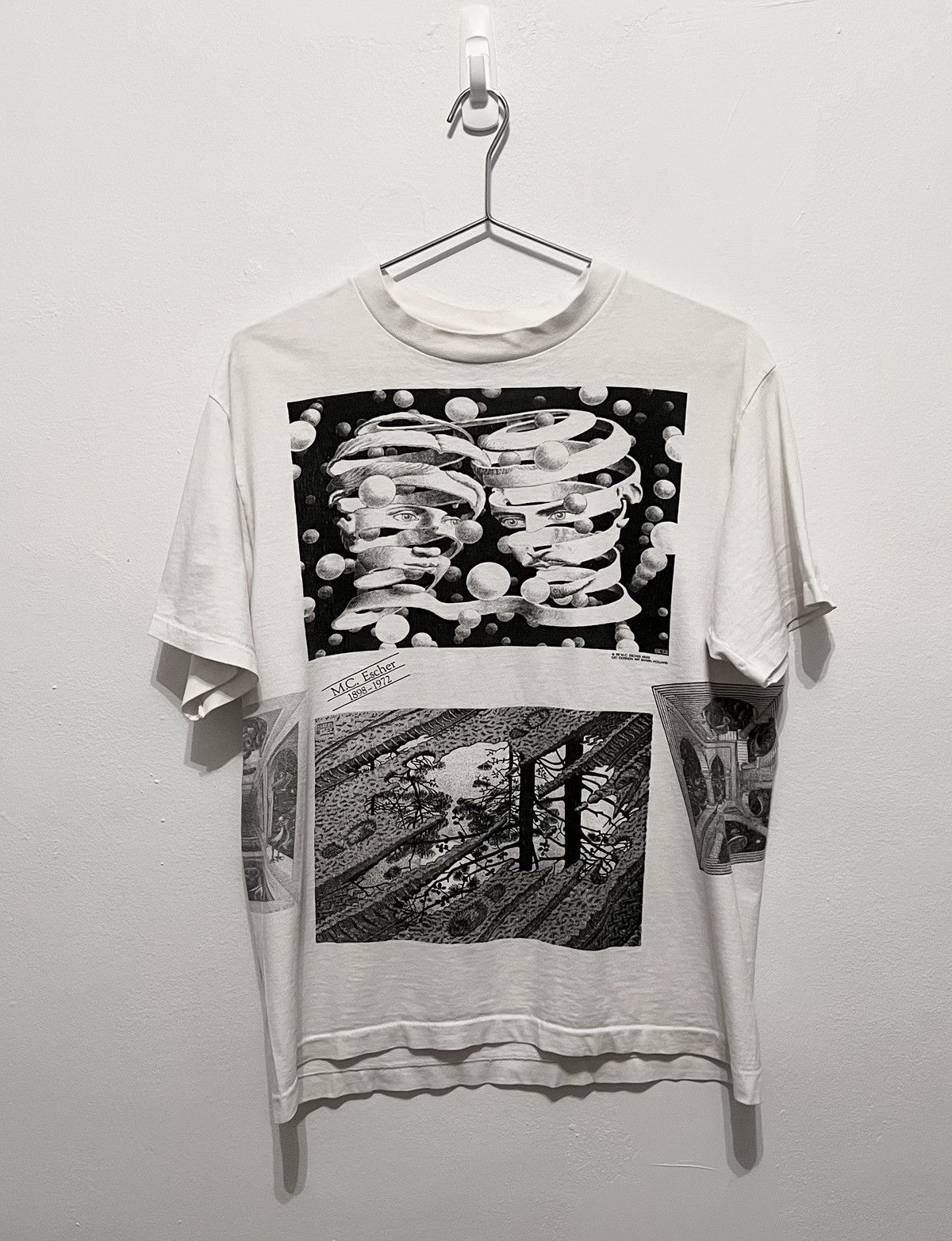 Vintage Vintage M.C. Escher graphic tee Size US L / EU 52-54 / 3 - 1 Thumbnail