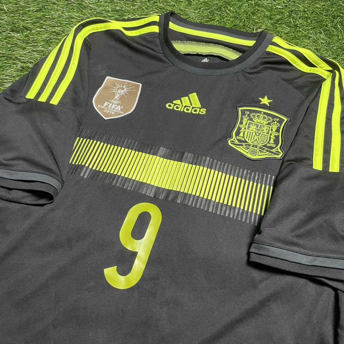 Adidas Adidas Spain Away World Cup 2014 Torres #9 Size US M / EU 48-50 / 2 - 4 Thumbnail