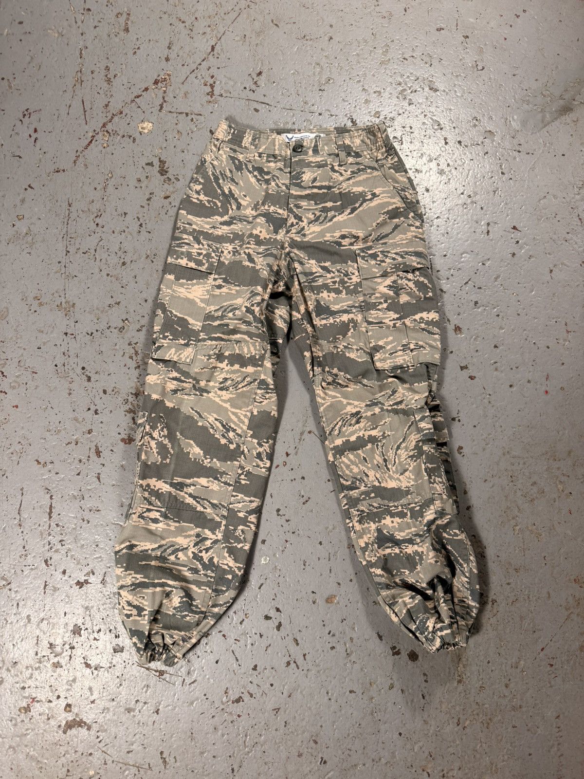 Other Vintage United States Army Pixel Camo Cargo Pants Size US 28 / EU 44 - 1 Thumbnail