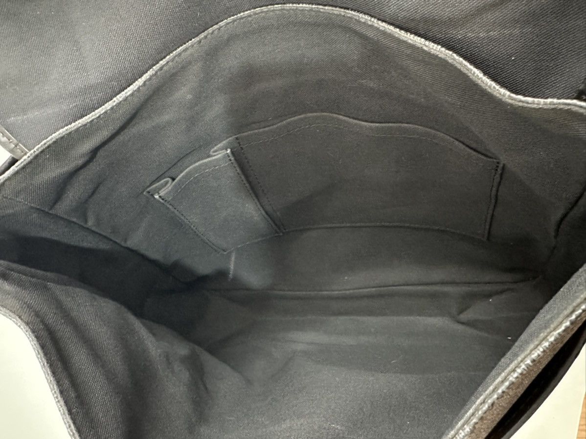 Louis Vuitton Louis Vuitton Damier Graphite Canvas Daniel MM Messenger Bag Size ONE SIZE - 7 Thumbnail