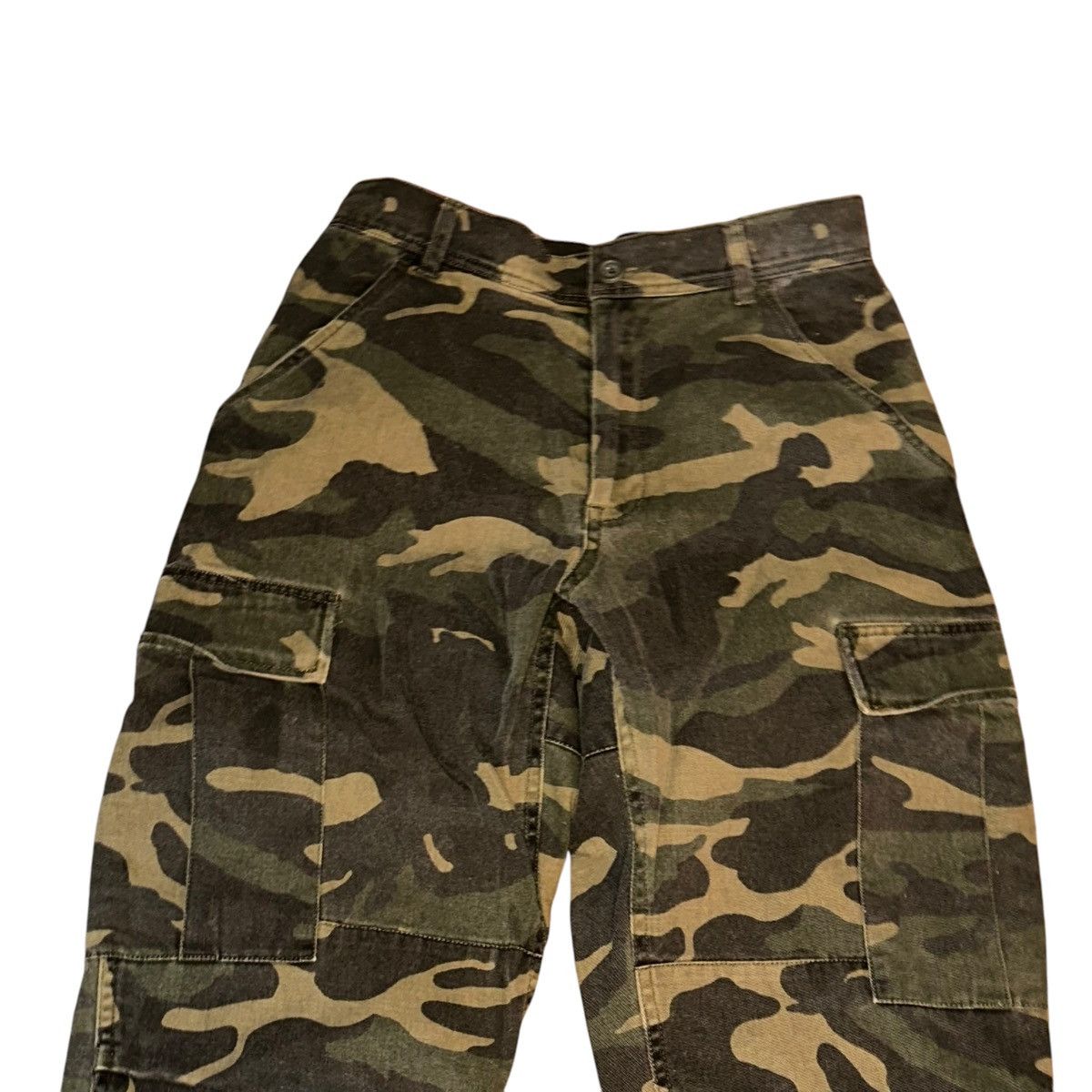Brandy Melville Brandy Melville John Walt camouflage Piper cargo jeans Size 26" / US 2 / IT 38 - 3 Thumbnail