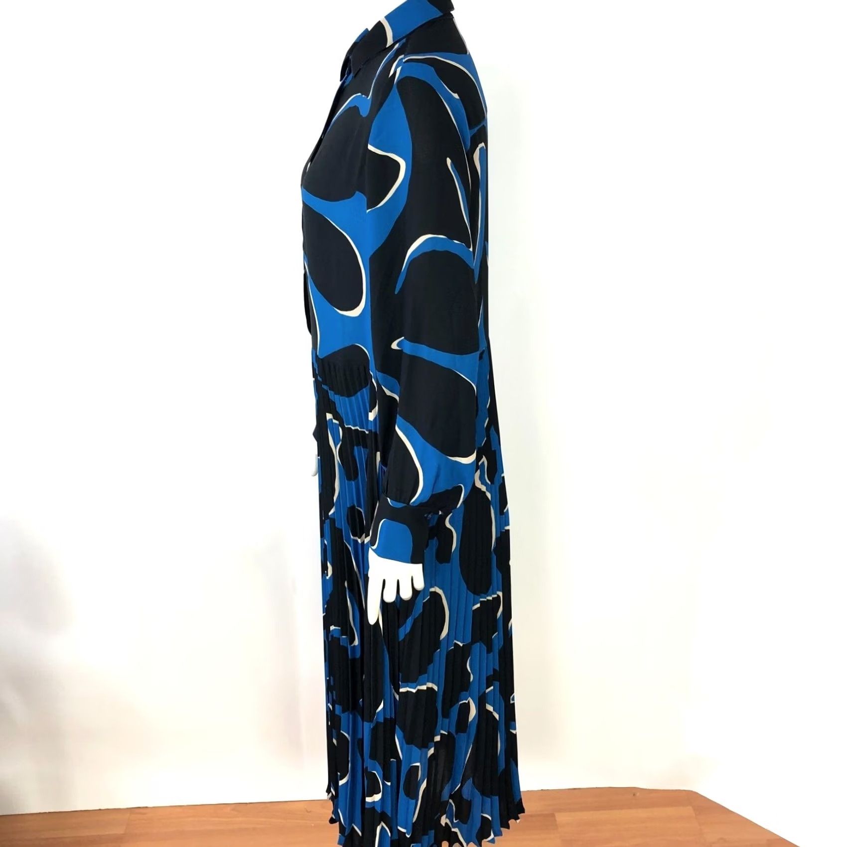 Vintage Chico's Shirt Dress Maxi All Over Print Black 10 Pleated Tiered Long Sleeve Collared Casual Womens Tie-Front? Size L / US 10 / IT 46 - 3 Thumbnail