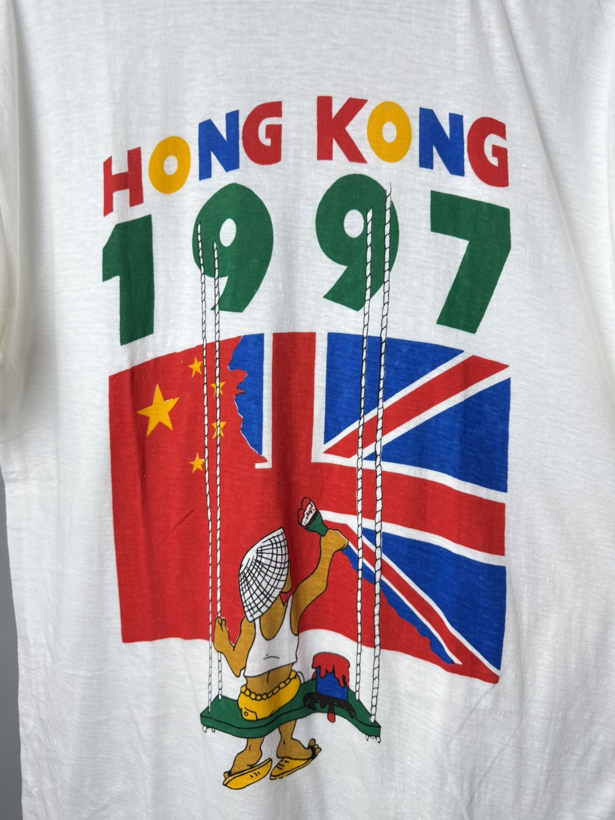 Vintage 1997 Rare! Vintage Hong Kong War China United Kingdom Tee Size US M / EU 48-50 / 2 - 2 Thumbnail