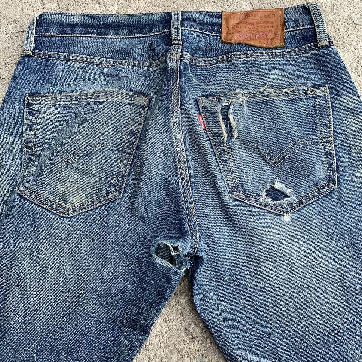 Levi's Y2K Levis 501 Button Fly Distressed Ripped Denim Jeans W30 Size US 30 / EU 46 - 9 Thumbnail