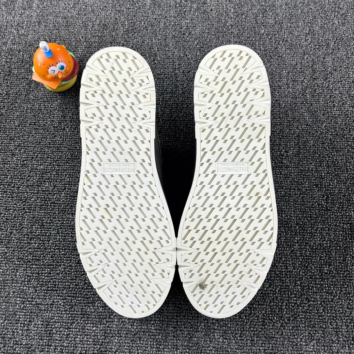 Hermes Hermes Silver Leather Sneaker 36 White Sole HB6526 Size US 5.5 / IT 35.5 - 6 Thumbnail