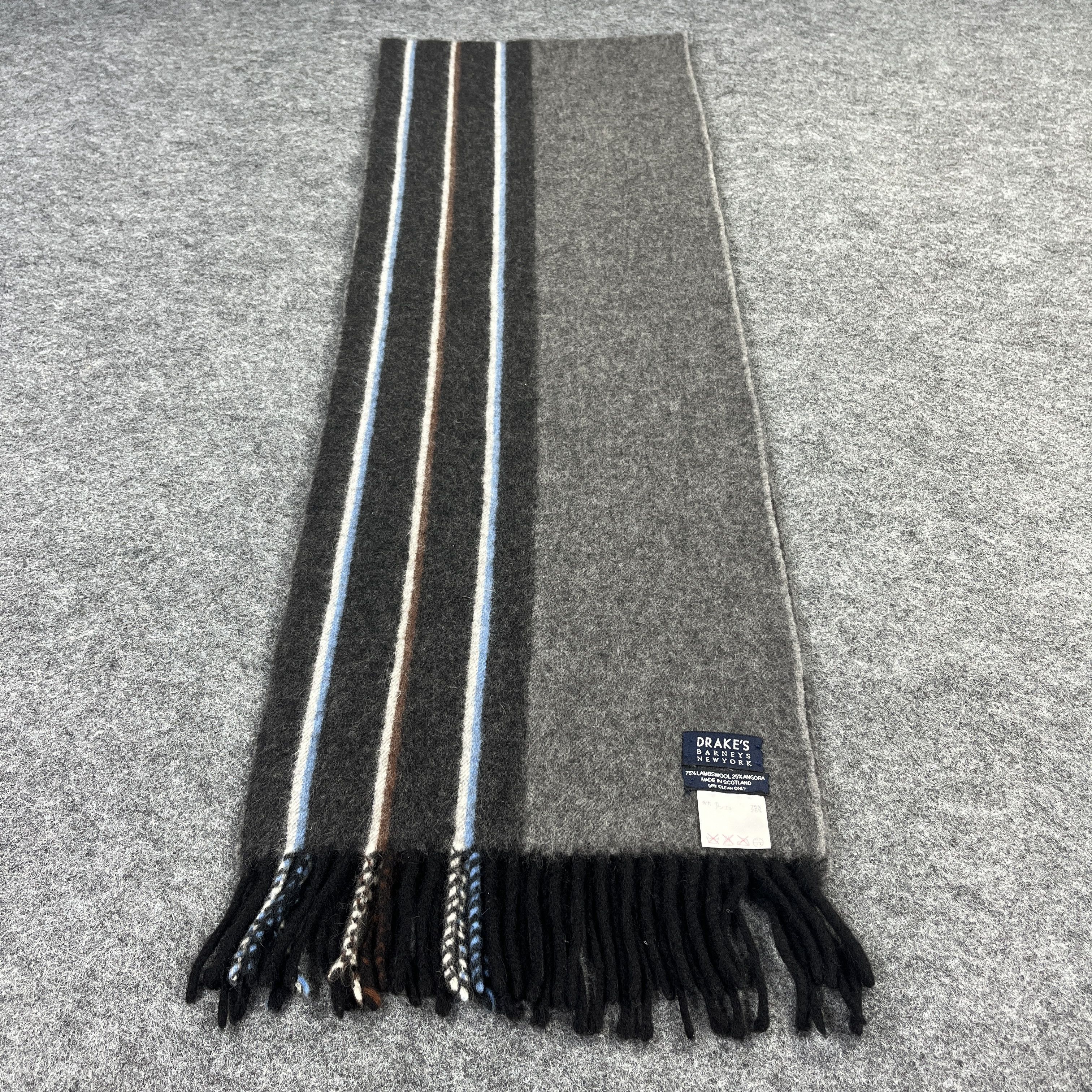 Barneys New York Drake Scarf / Muffler / Neckwear T957 Size ONE SIZE - 2 Thumbnail