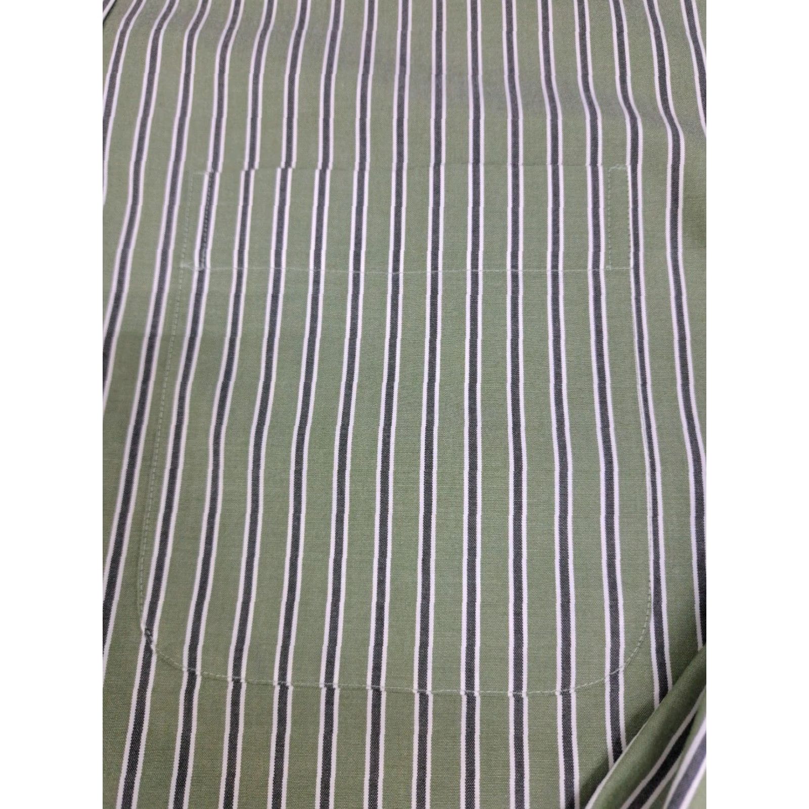 Eddie Bauer Eddie Bauer Men's Wrinkle Resistant Long Sleeve Button Up Striped Shirt M Green/White Striped Shirt Mens M Wrinkle Resistant Button-Up Shirt Size US M / EU 48-50 / 2 - 6 Thumbnail