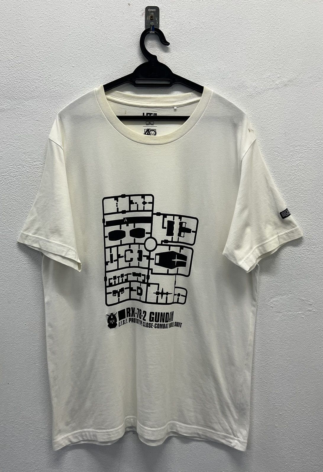 Anime × Vintage 🔥grailsale🔥 this VINTAGE ANNIVERSARY GUNPLA RX-78-2 GUNDAM Size US XL / EU 56 / 4 - 1 Thumbnail