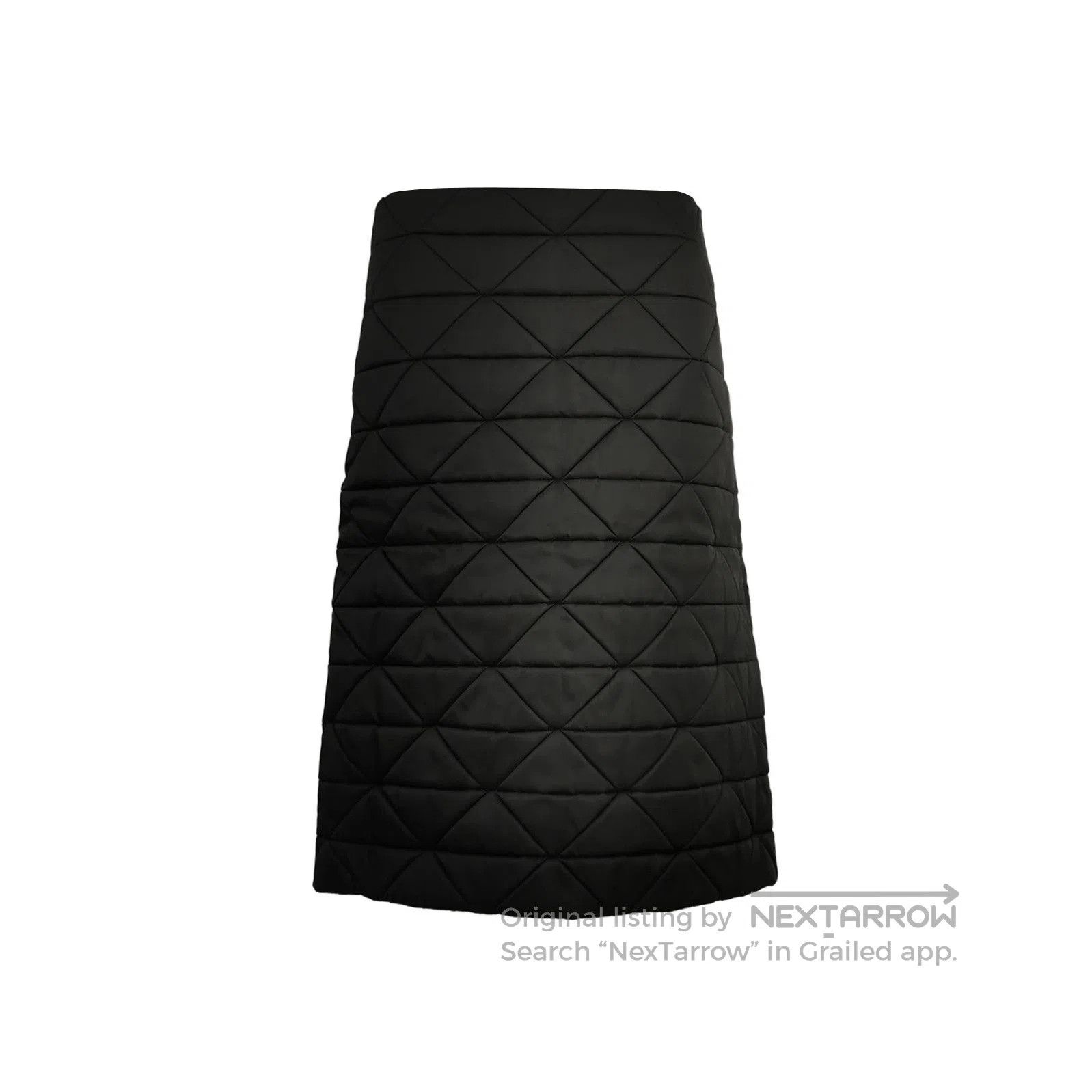 Prada Prada Solid Color Quilted Midi Skirt . Size 24" / US 00 / IT 34 - 1 Thumbnail