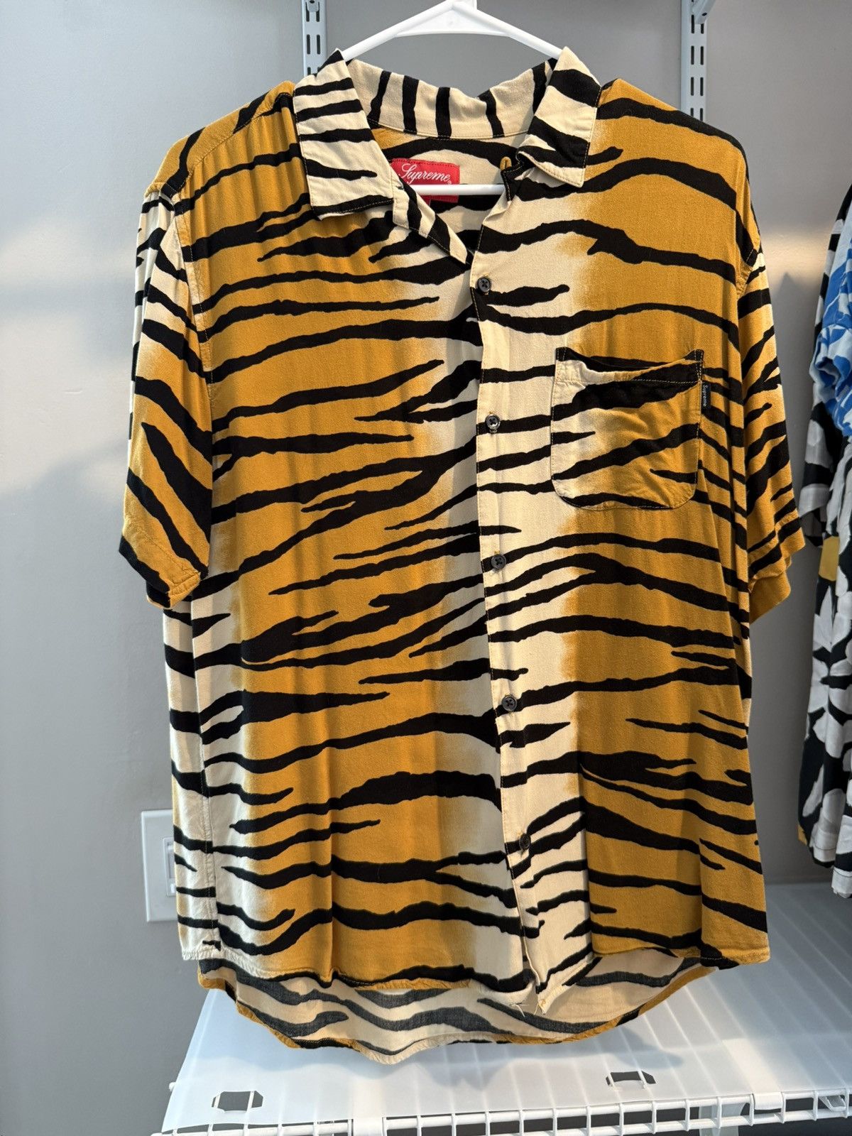 Supreme Tiger Print Supreme 18SS Size US M / EU 48-50 / 2 - 1 Thumbnail