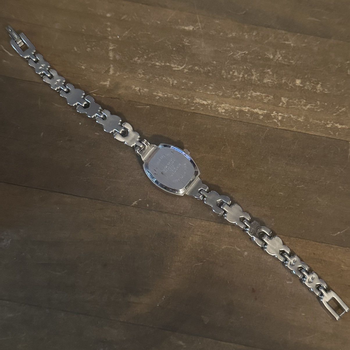 Vintage Vintage silver tone hugs & kisses watch Size ONE SIZE - 4 Thumbnail
