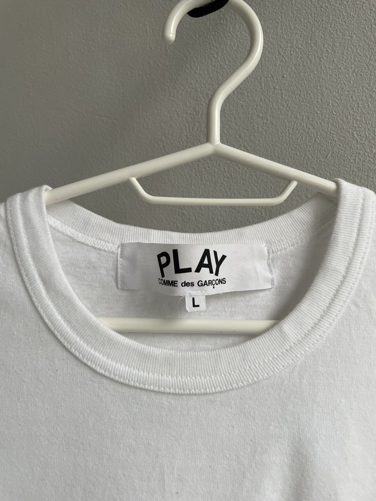 Comme des Garcons PLAY Comme Des Garcons Play CDG Small Heart Logo T Shirt Tee Size US L / EU 52-54 / 3 - 5 Thumbnail