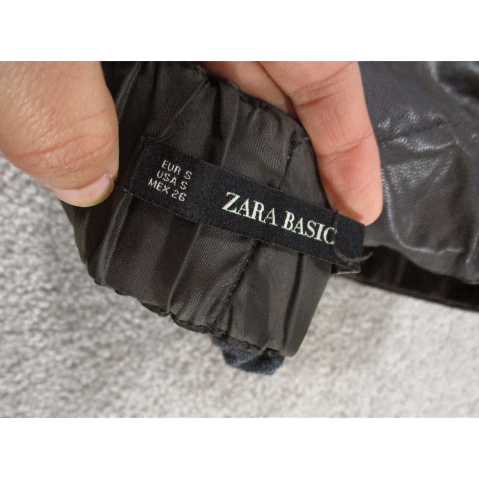 Zara VINTAGE Zara Mini Skirt Womens Small Black Faux Leather Pockets Casual Party Wardrobe Size 28" / US 6 / IT 42 - 6 Thumbnail