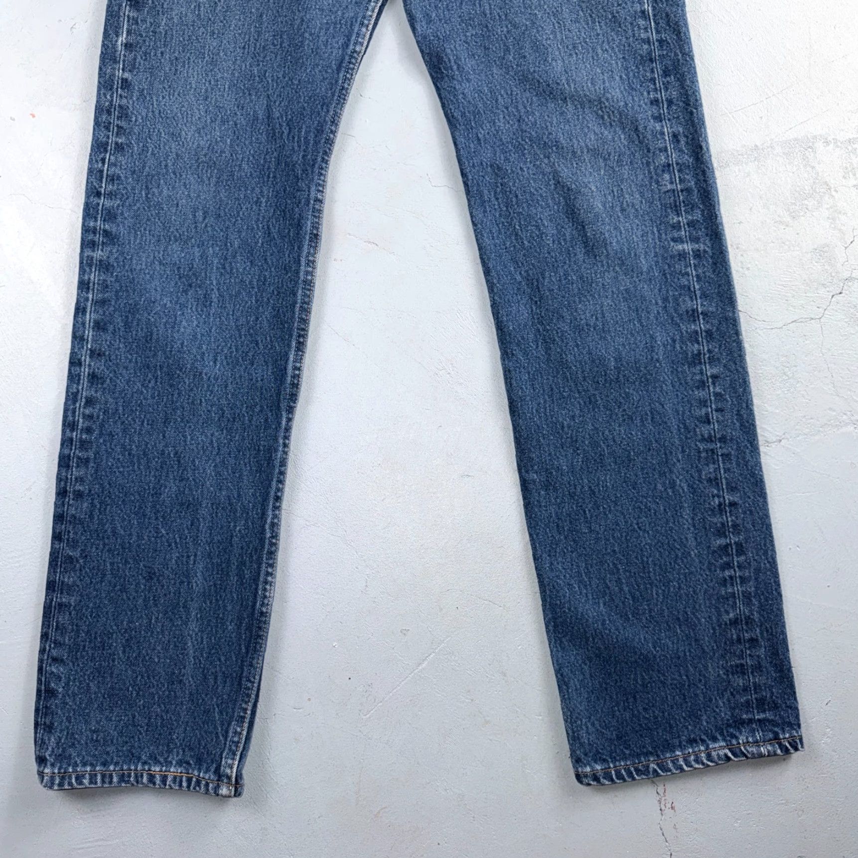 Levi's VINTAGE Levi's 501 Jeans Straight Blue 90s USA Men 32x36 Regular XX Button Closure 5-Pocket Denim Cotton Classic Inseam 36 Size US 32 / EU 48 - 3 Thumbnail