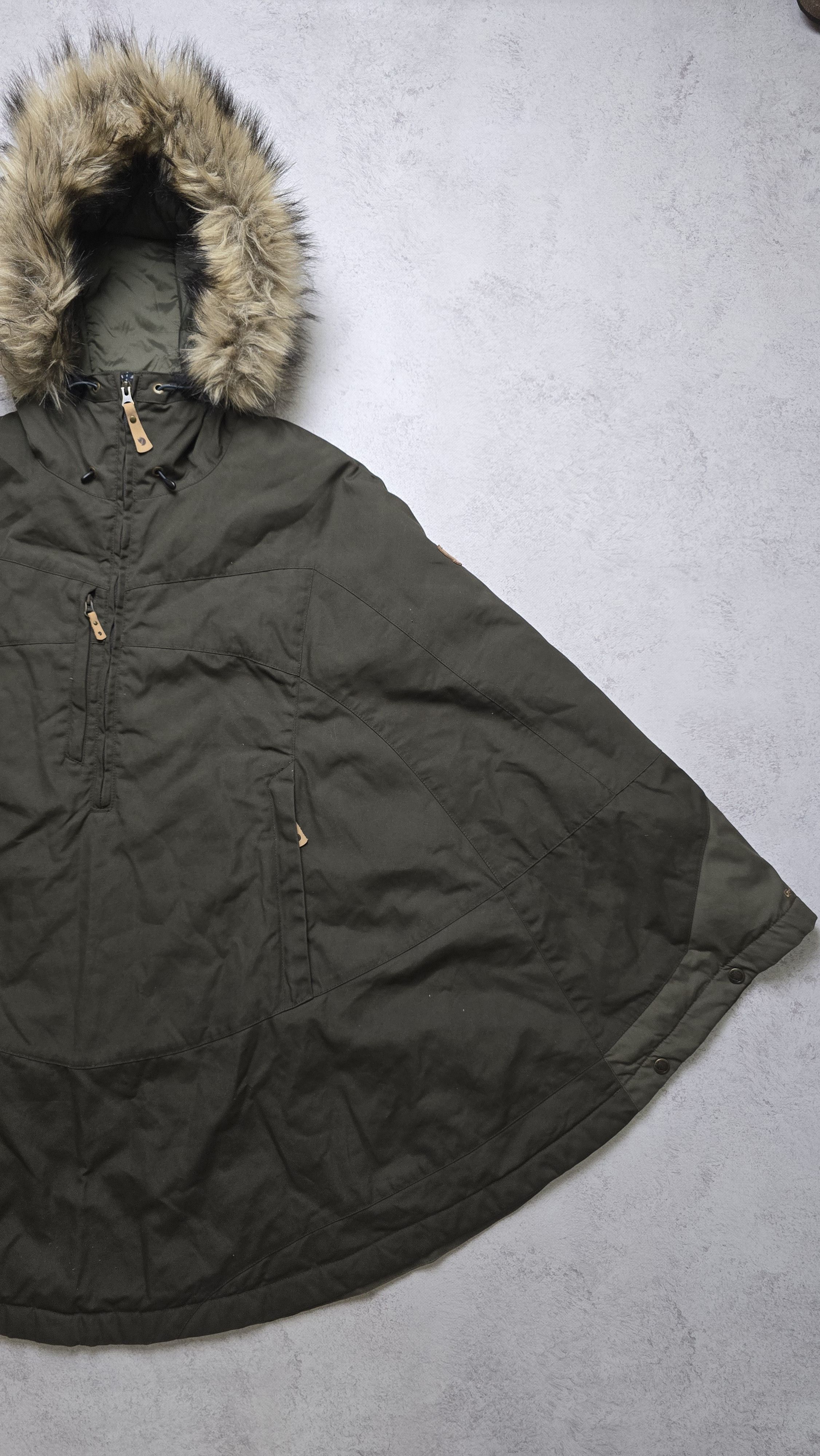 Fjallraven Luhkka Cape Jacket G-1000 Waxed Fur Hood Olive Poncho Size US S / EU 44-46 / 1 - 12 Thumbnail