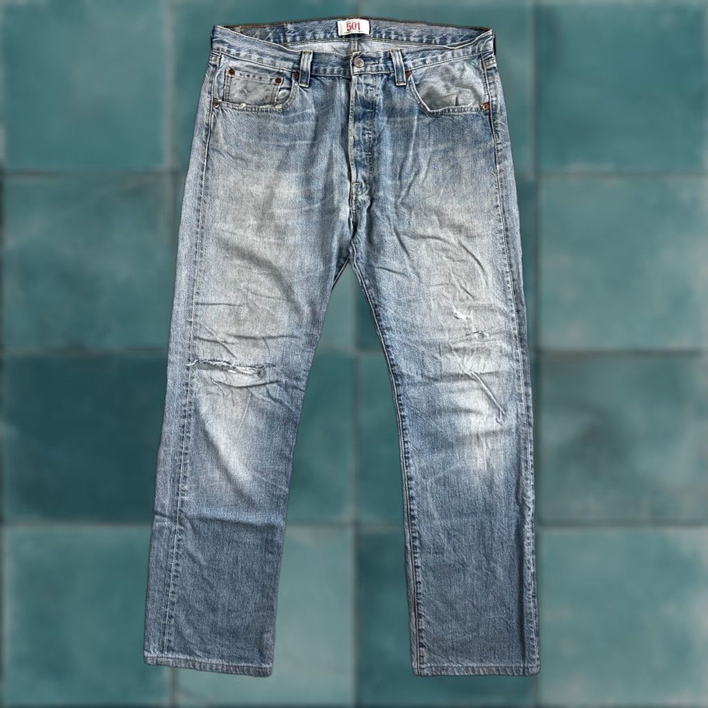 Levi's Levis 501 Vintage Y2K Straight Jeans 34x34 34 Inseam Blue Light Wash 90s Mens Levi's 501 Series Jeans Size US 34 / EU 50 - 1 Thumbnail