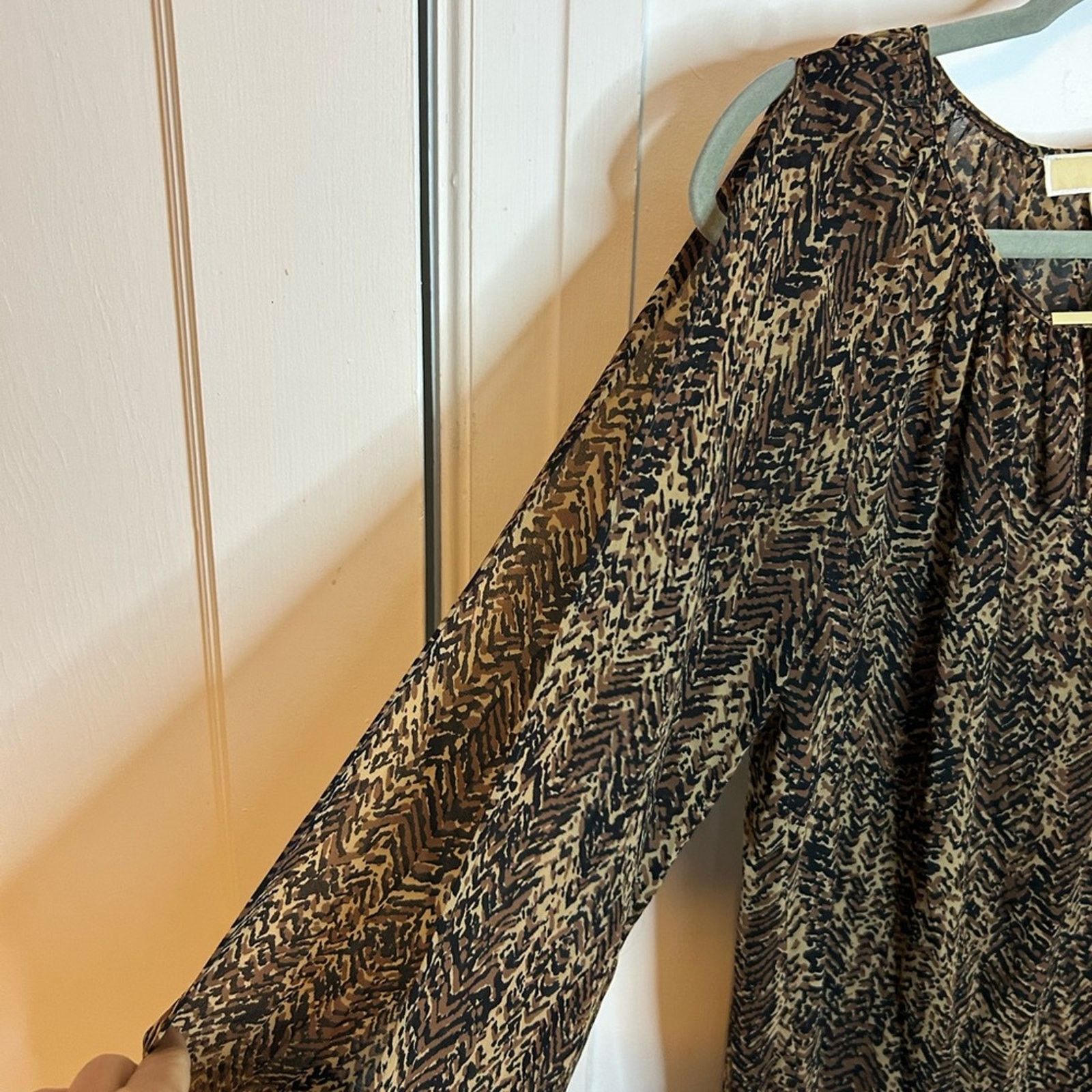 Michael Kors Michael Kors Black Brown Animal Print Open Arm Sheer Blouse Size M / US 6-8 / IT 42-44 - 5 Thumbnail