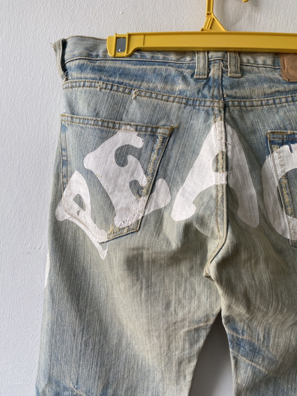 If Six Was Nine × Japanese Brand Japanese Brand Peace Design Rusty Distressed Denim Size US 33 - 14 Thumbnail