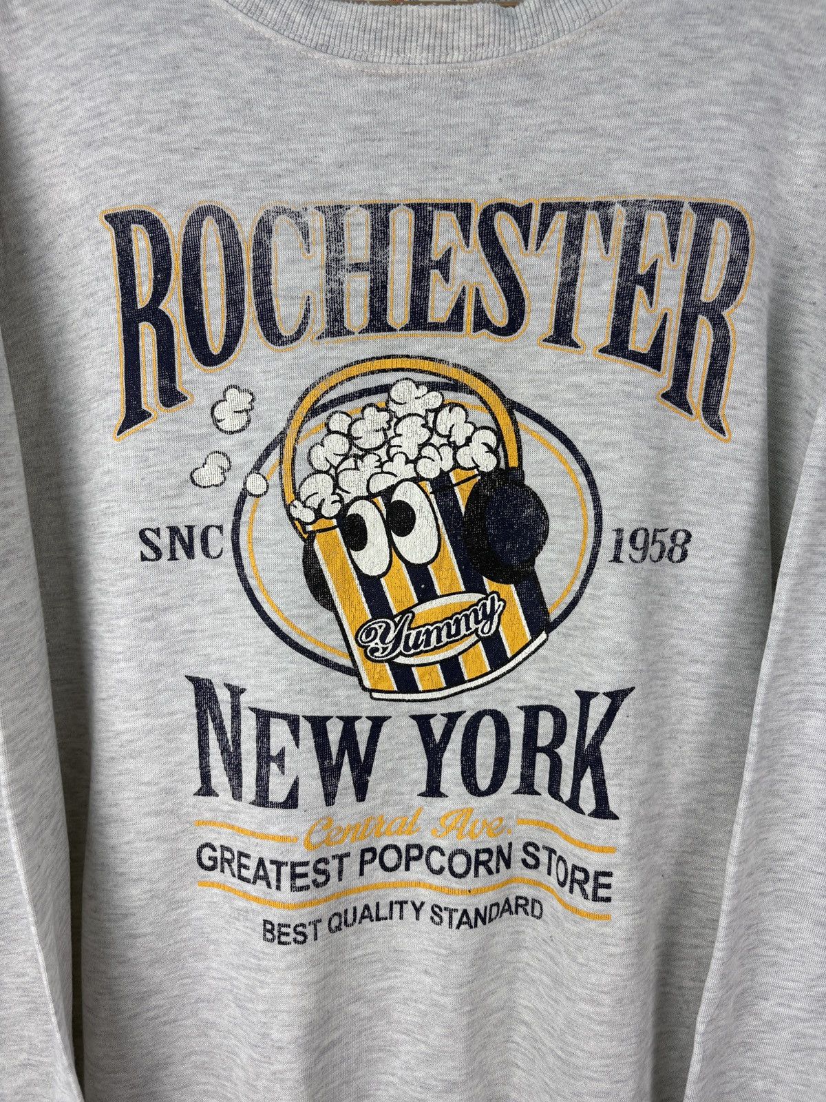 Vintage Vintage 90s New York Graphic Baggy Crewneck Sweatshirt Size US L / EU 52-54 / 3 - 3 Thumbnail