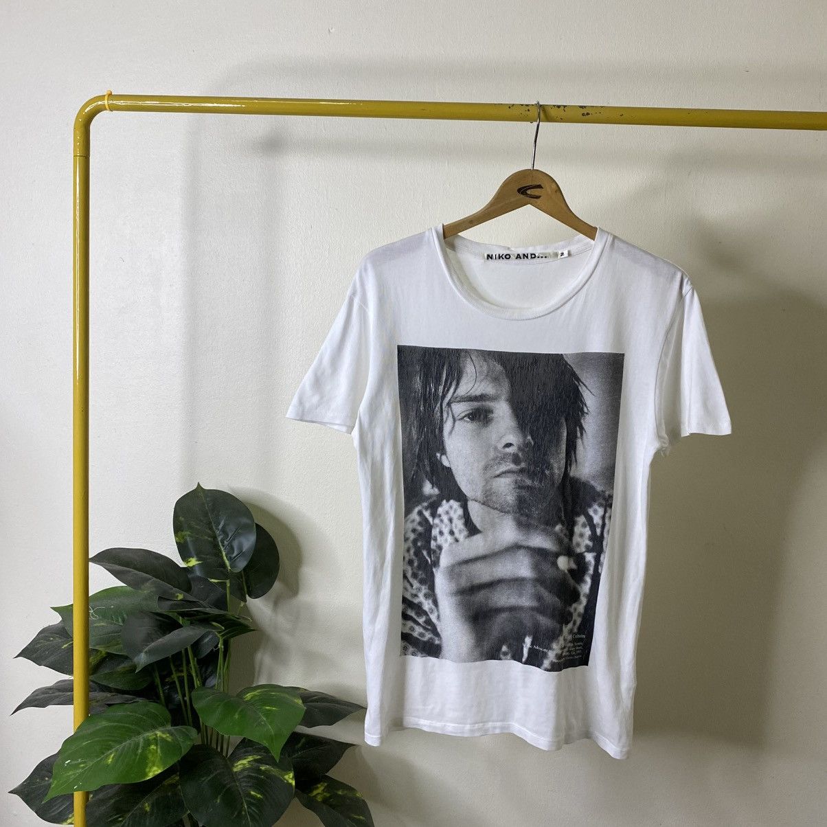 Band Tees NikoAnd... x Kurt Cobain Photograph By Charles Peterson Tee Size US M / EU 48-50 / 2 - 1 Thumbnail