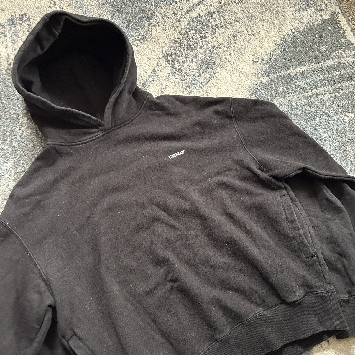 C2H4 2020 BASiC HEAVYWEiGHT FRENCHTERRY STAFF UNiFORM LOGO HOODiE Size US S / EU 44-46 / 1 - 23 Thumbnail